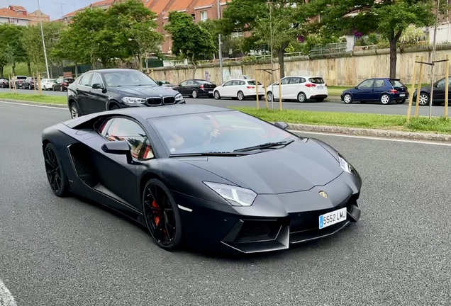 Lamborghini Aventador LP700-4