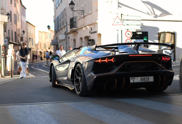 Lamborghini Aventador LP700-4 Roadster