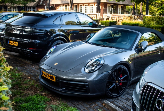 Porsche 992 Carrera 4S Cabriolet