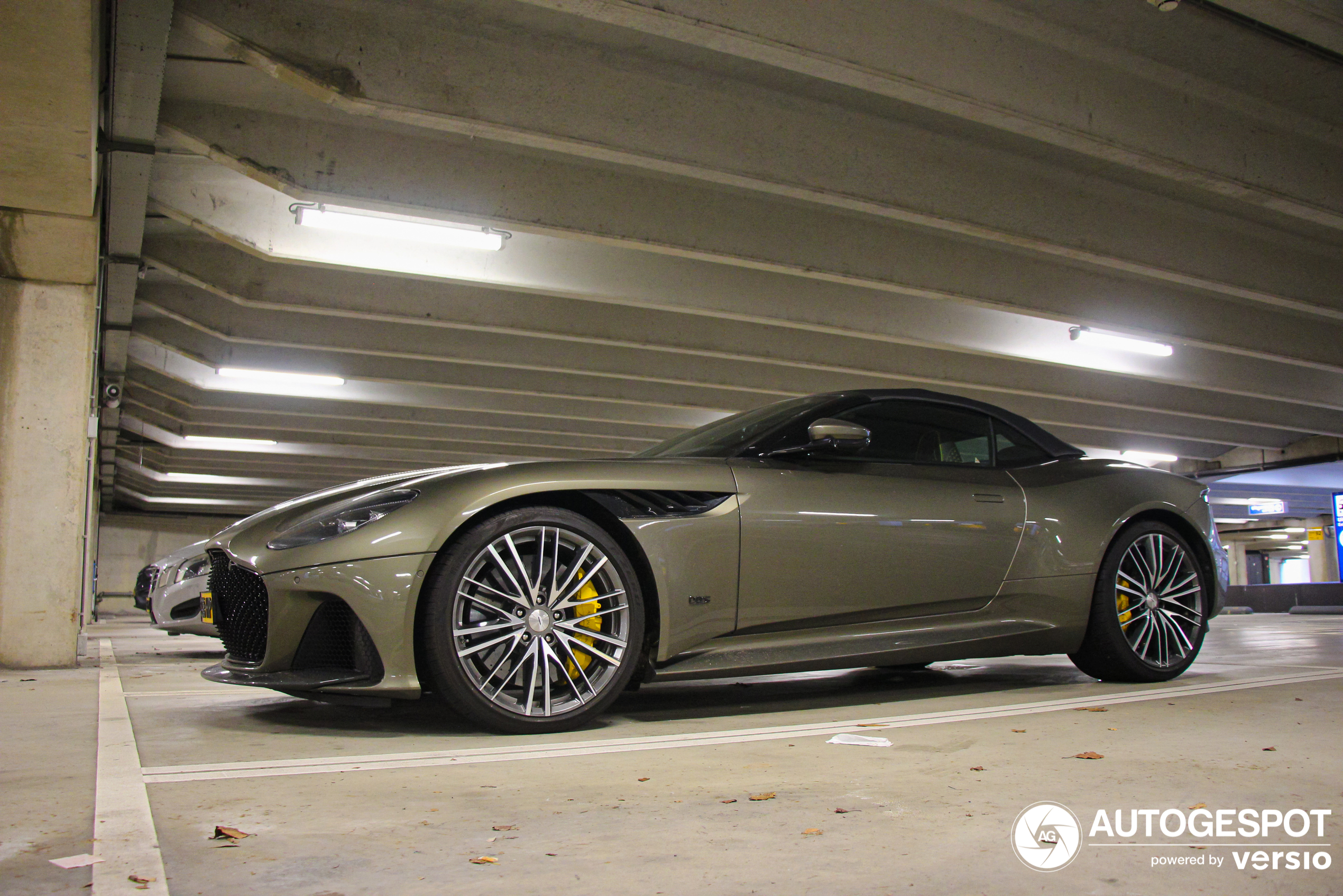 Aston Martin DBS Superleggera Volante