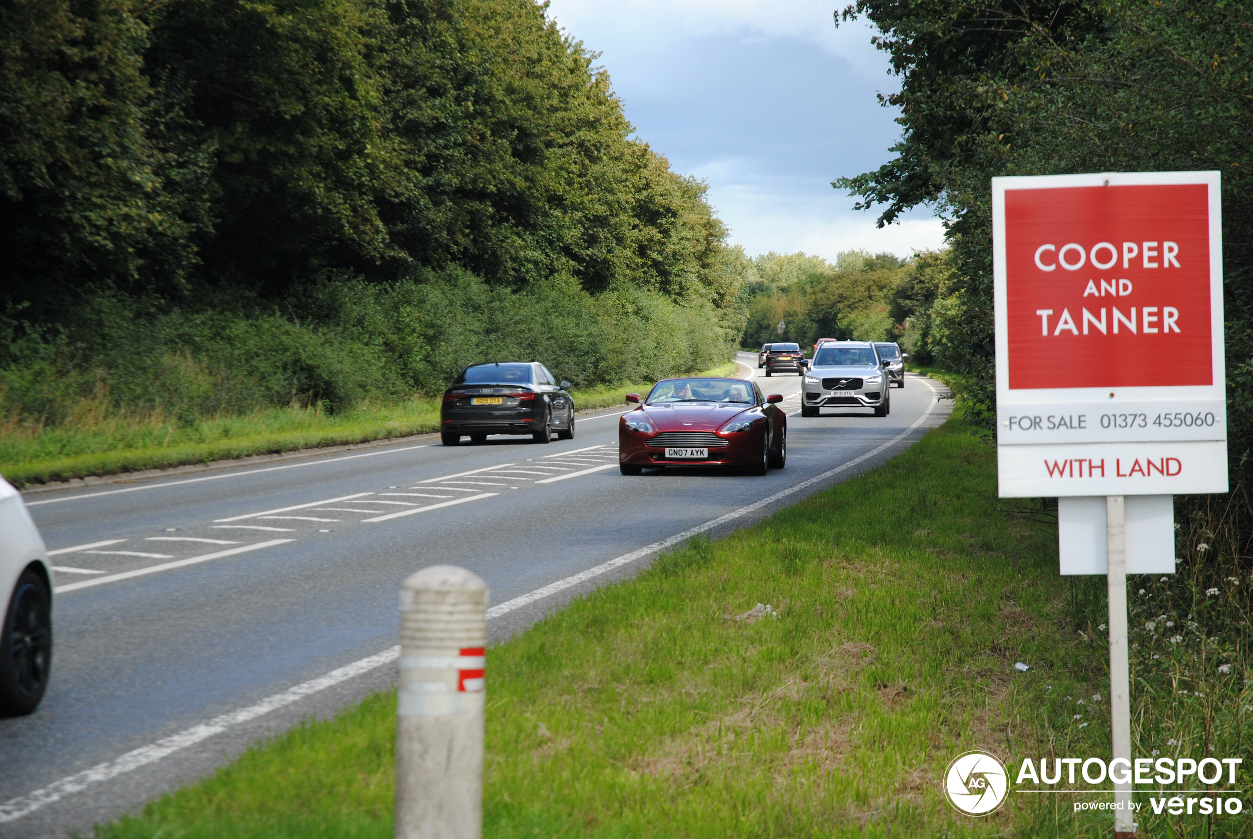 Aston Martin V8 Vantage Roadster