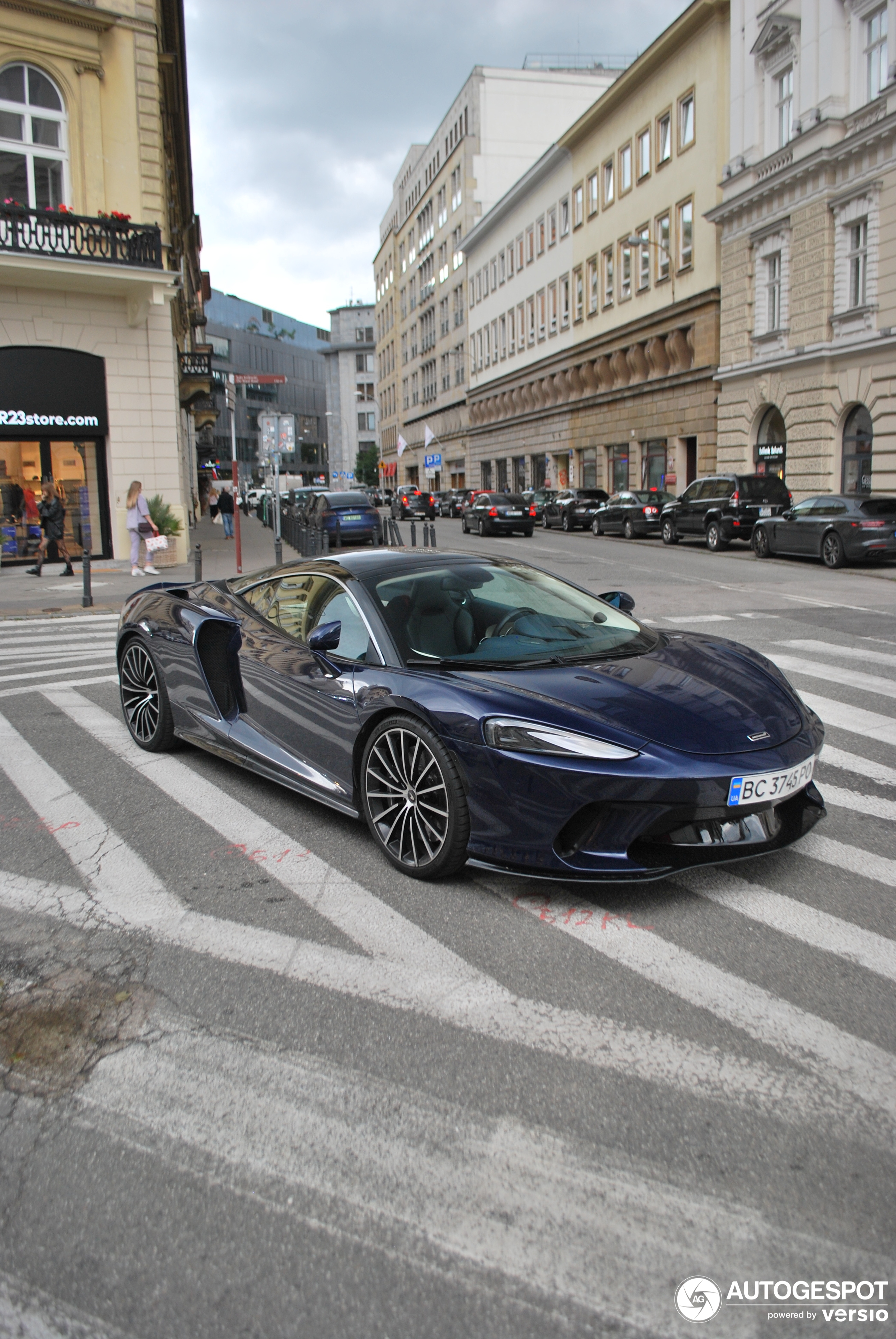 McLaren GT