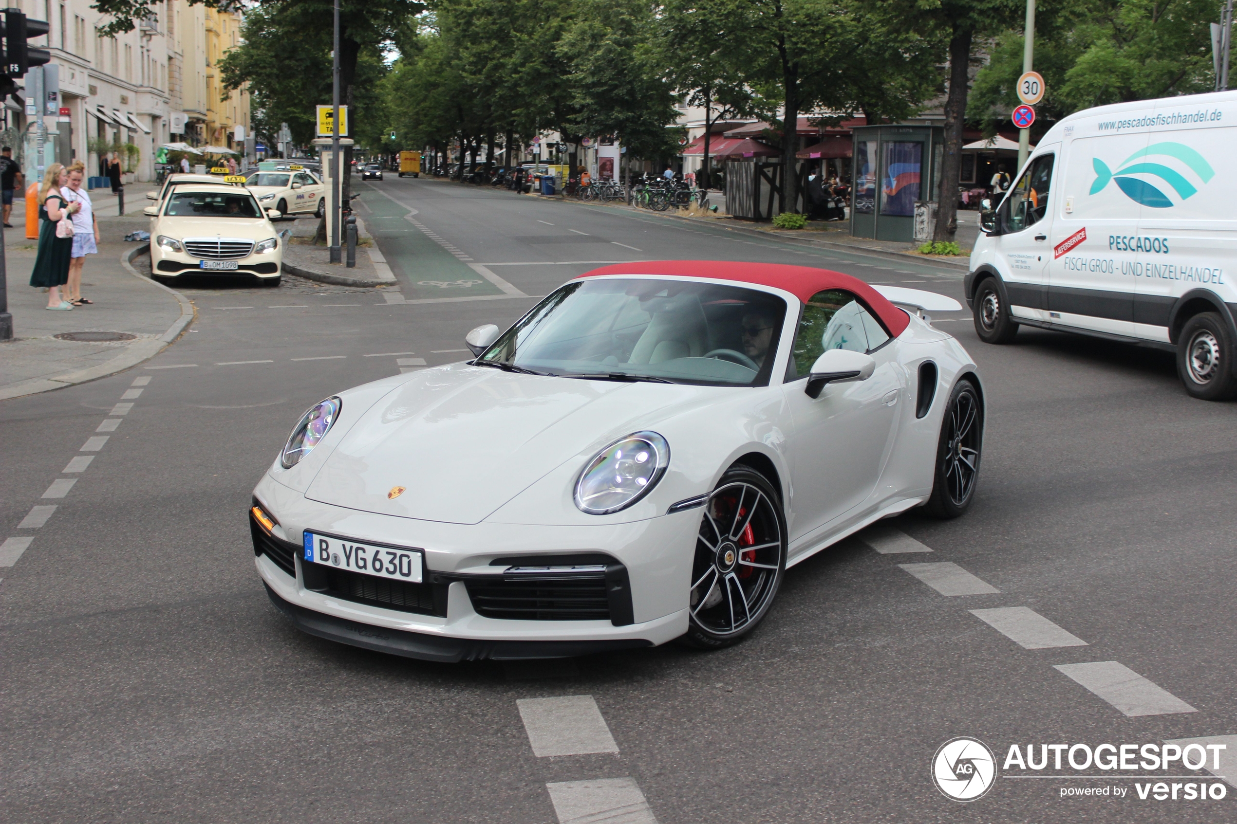 Porsche 992 Turbo Cabriolet