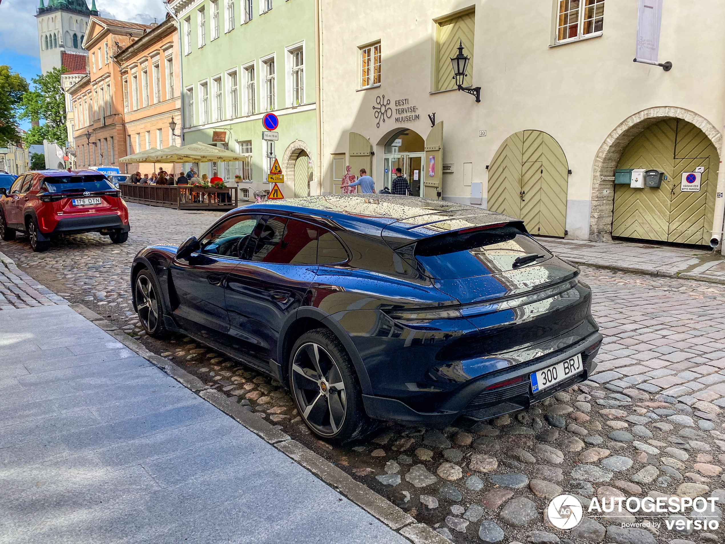 Porsche Taycan Turbo Cross Turismo