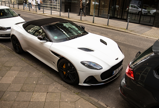 Aston Martin DBS Superleggera Volante