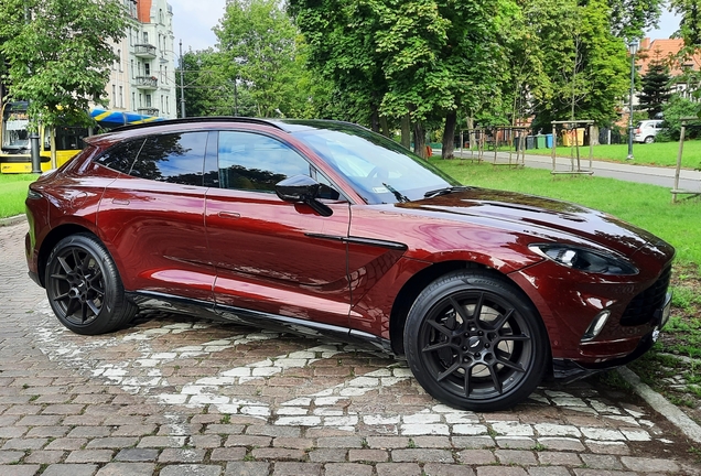 Aston Martin DBX