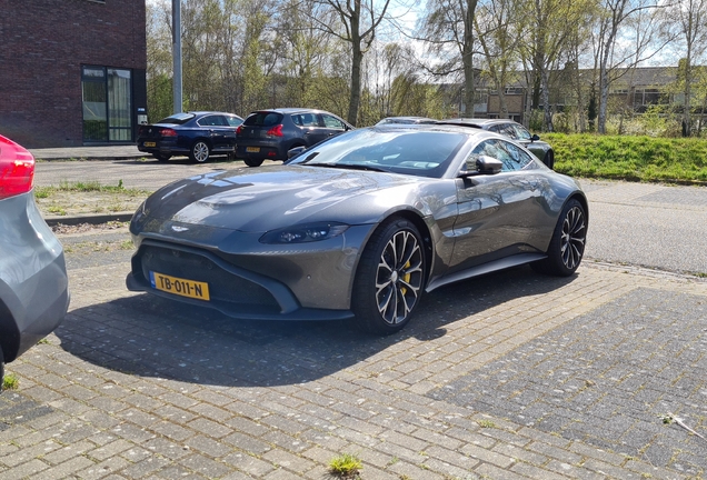 Aston Martin V8 Vantage 2018