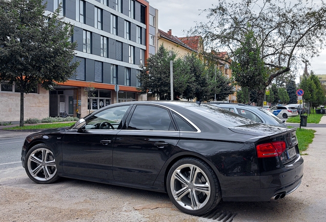 Audi S8 D4