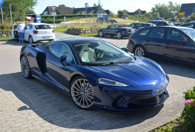 McLaren GT