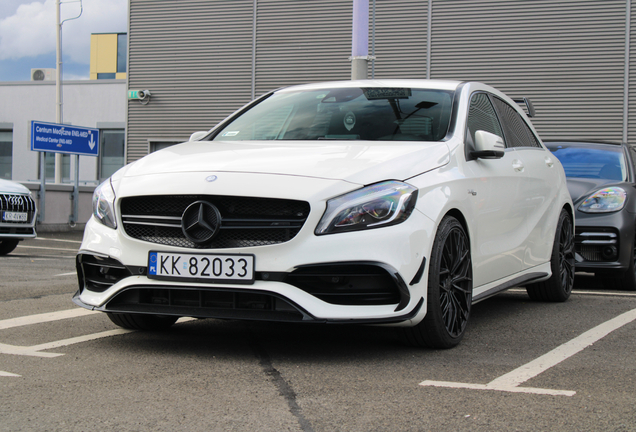 Mercedes-AMG A 45 W176 2015