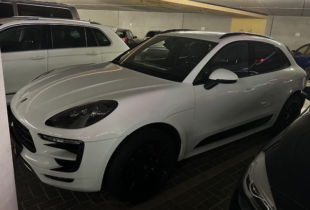 Porsche 95B Macan GTS