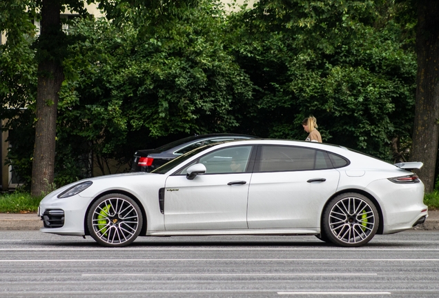 Porsche 971 Panamera Turbo S E-Hybrid Executive