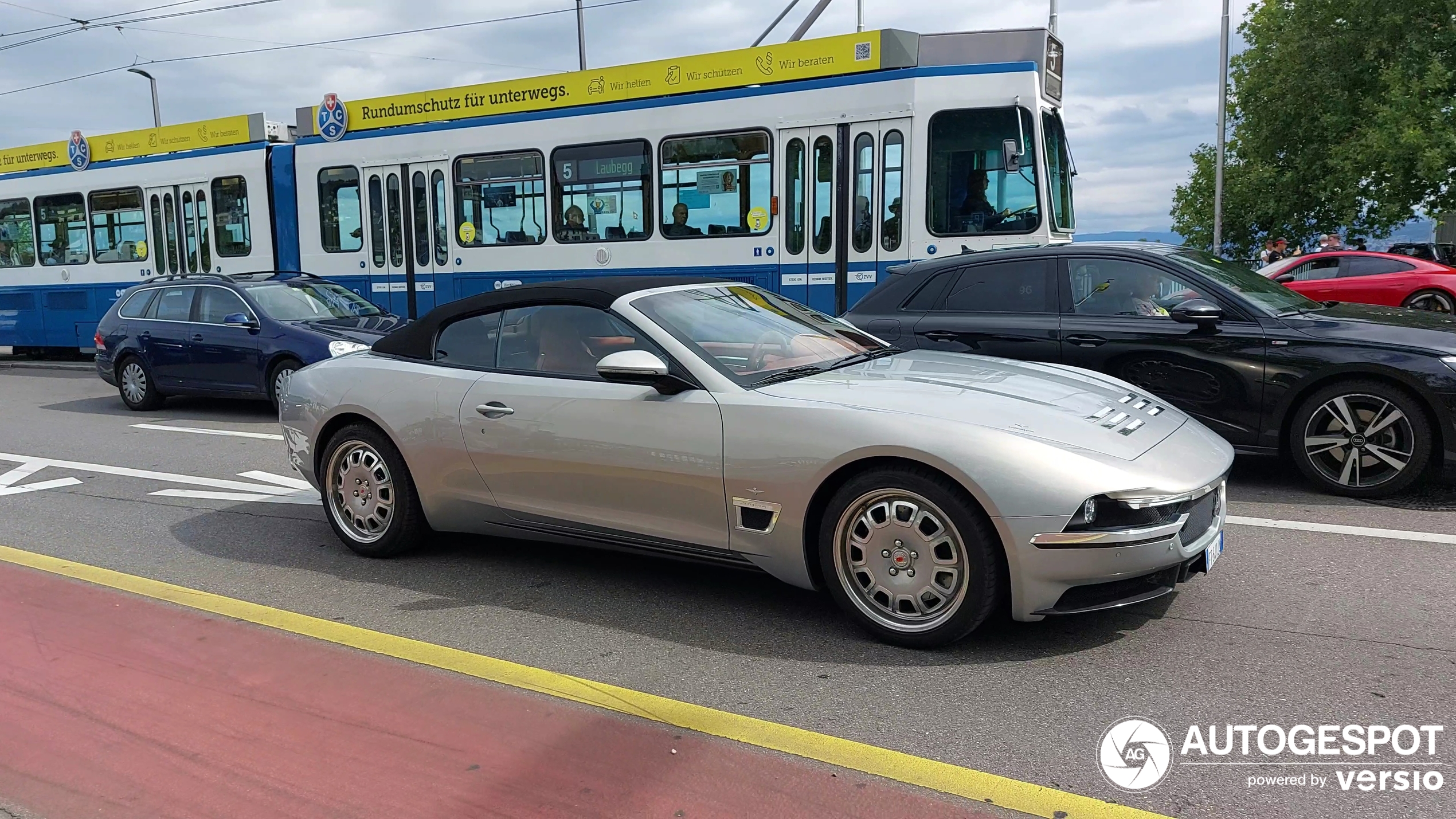 A Touring Superleggera Sciàdipersia Cabriolet shows up in Zürich