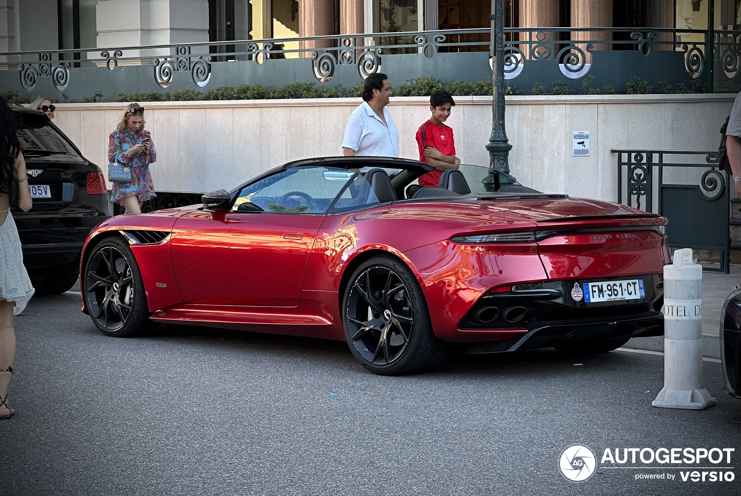 Aston Martin DBS Superleggera Volante