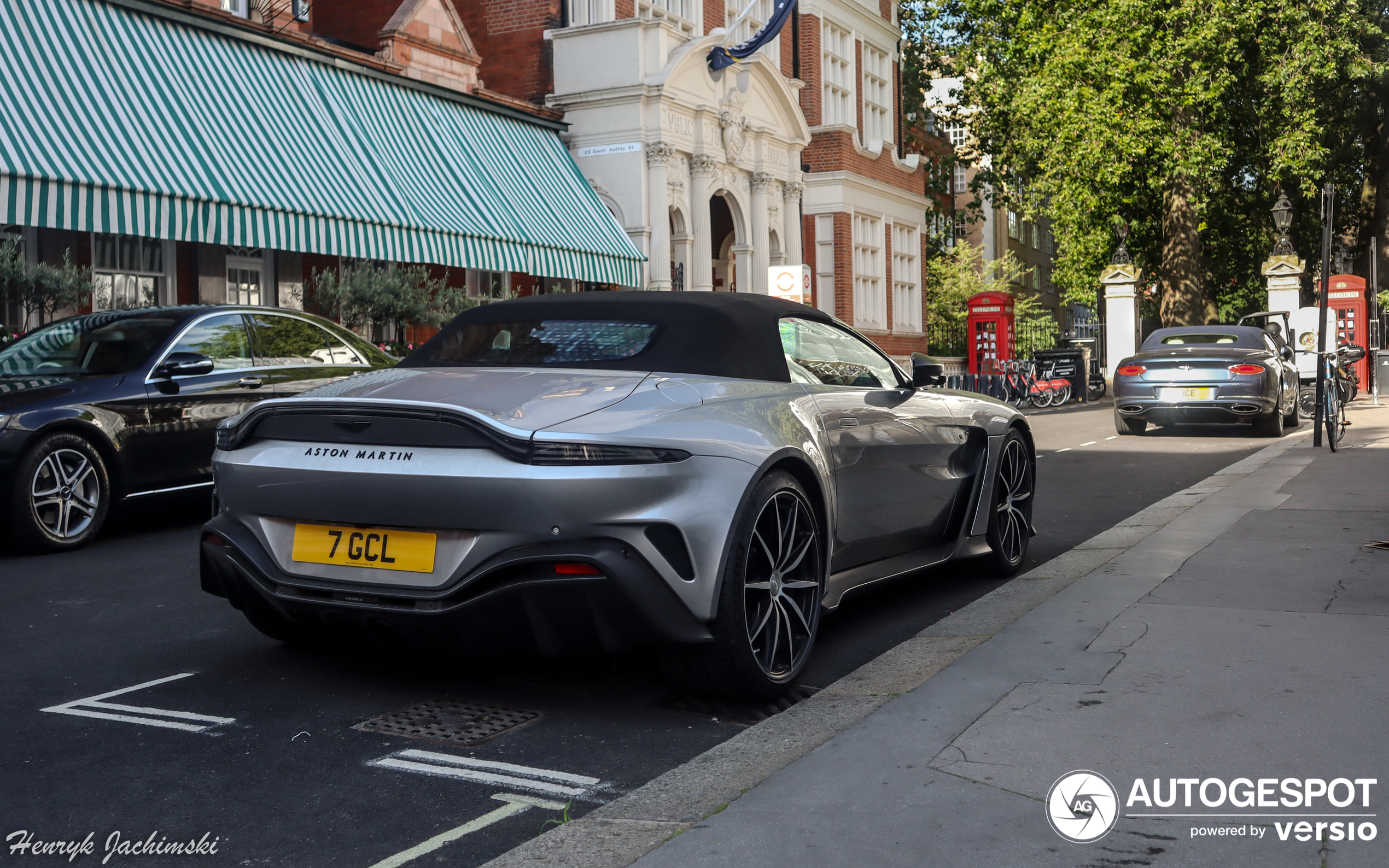 Aston Martin V12 Vantage Roadster 2023