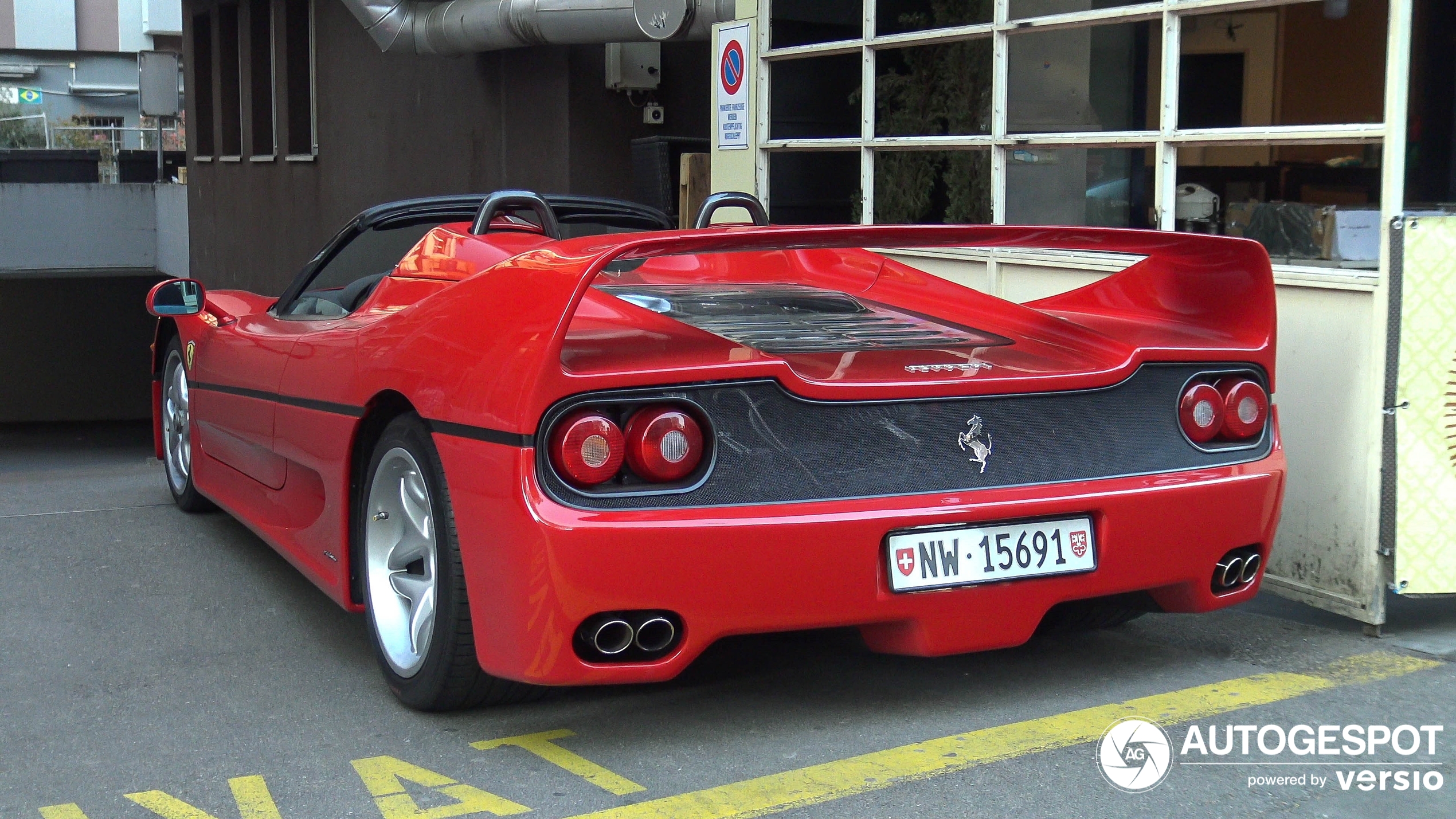 A Ferrari F50 shows up in Zürich