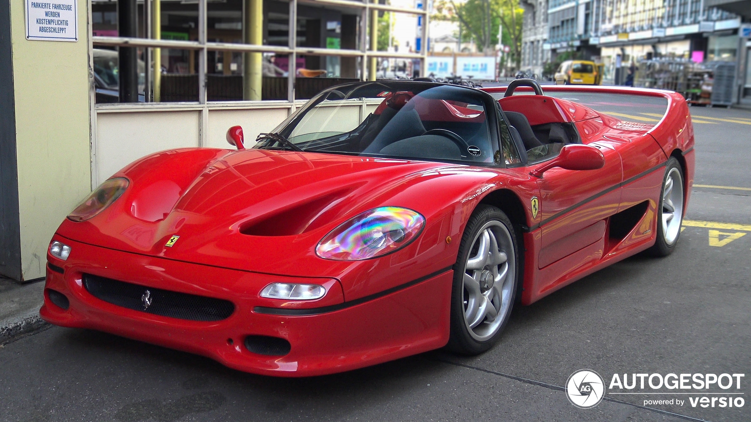 Ferrari F50 se pojavljuje u Cirihu