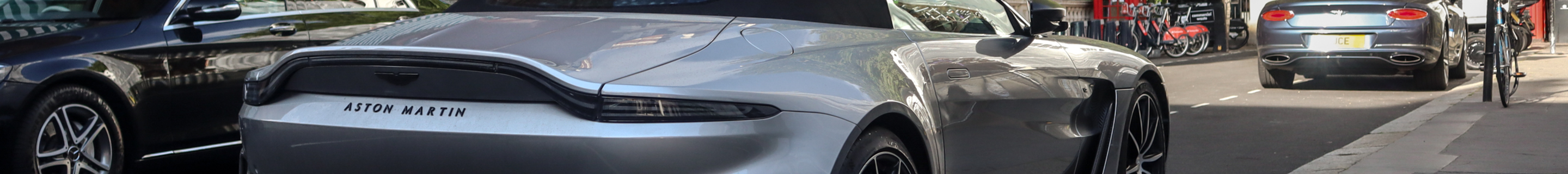 Aston Martin V12 Vantage Roadster 2023