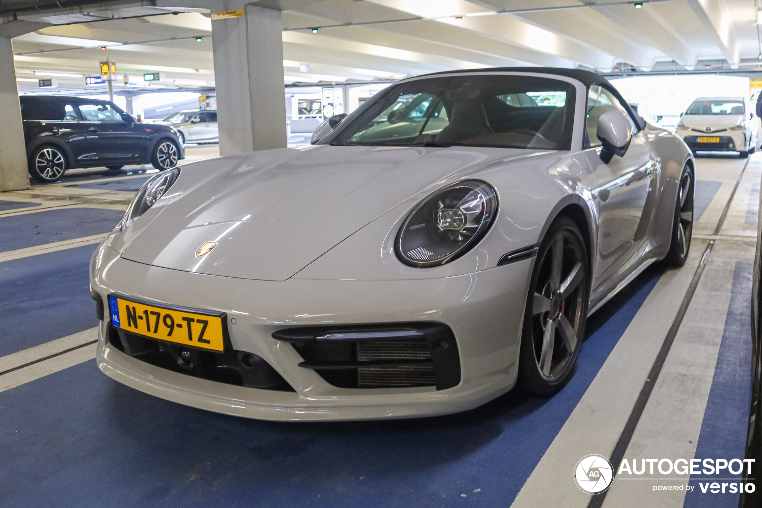 Porsche 992 Carrera 4S Cabriolet