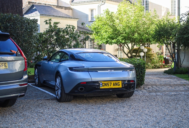 Aston Martin DB11 V8