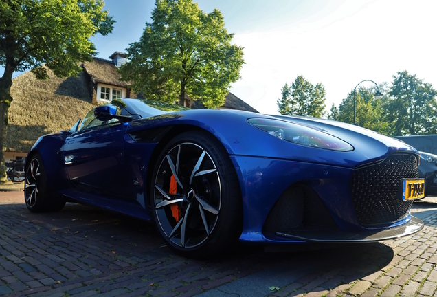 Aston Martin DBS Superleggera Volante