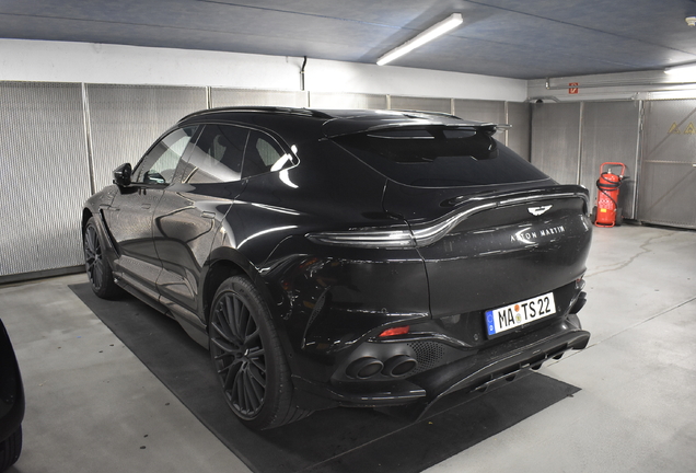 Aston Martin DBX707