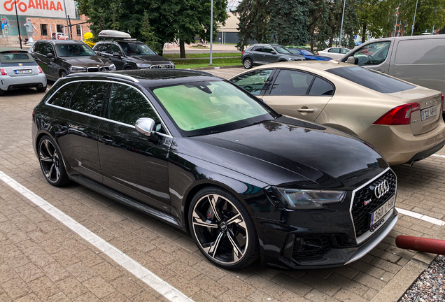 Audi RS4 Avant B9