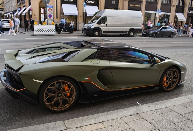 Lamborghini Aventador LP780-4 Ultimae Roadster