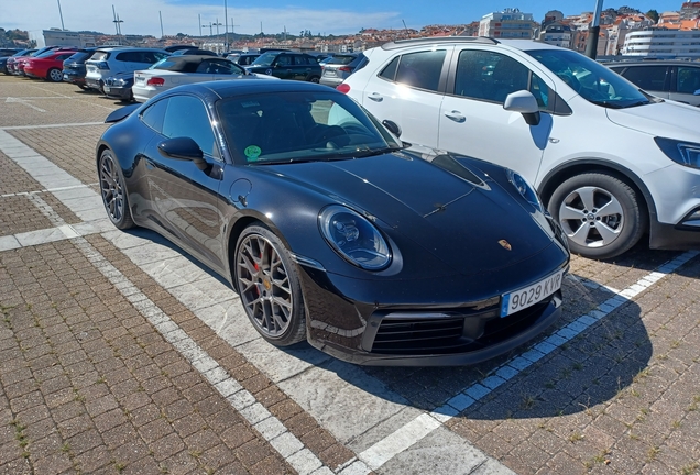 Porsche 992 Carrera 4S