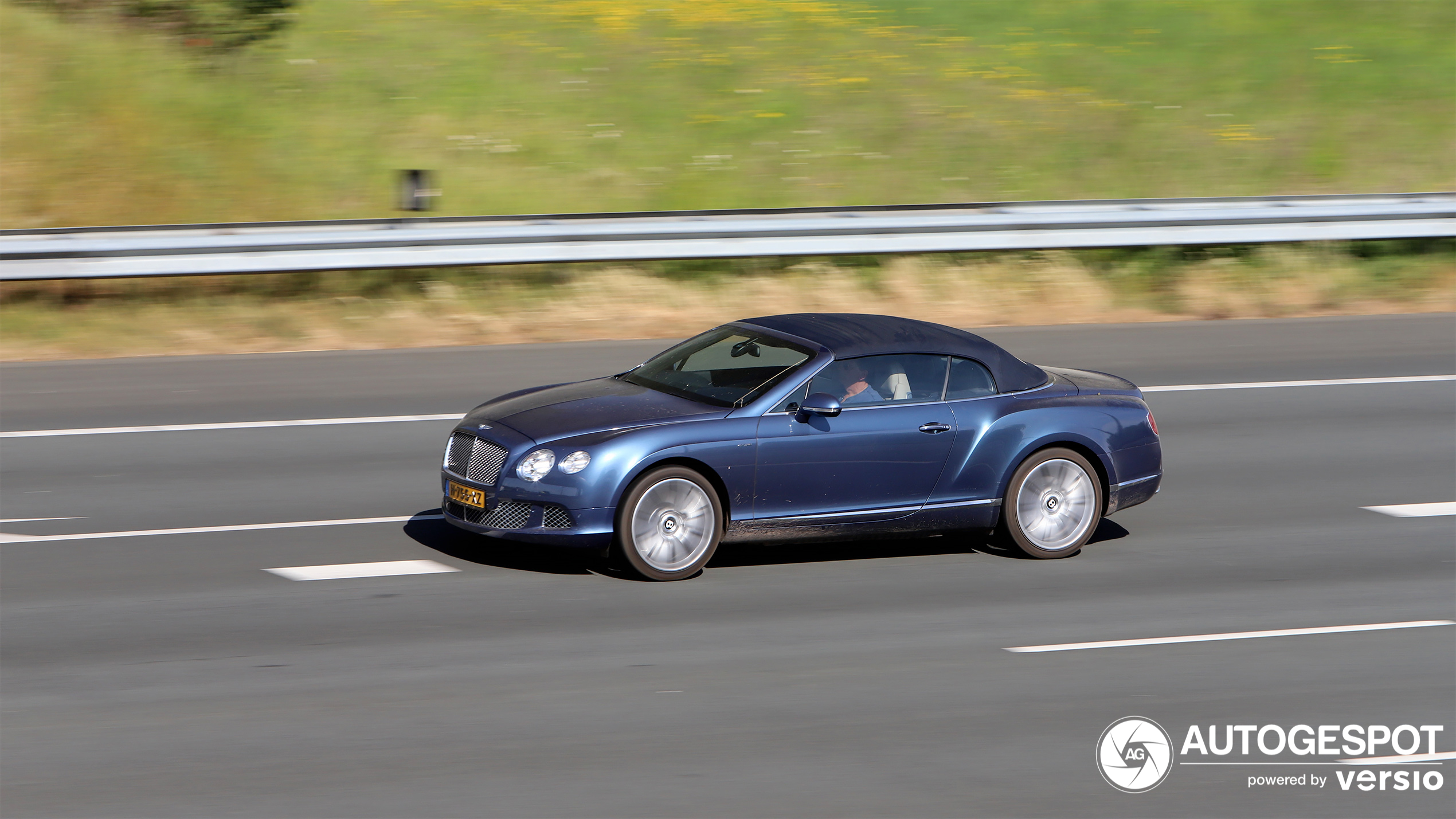 Bentley Continental GTC 2012