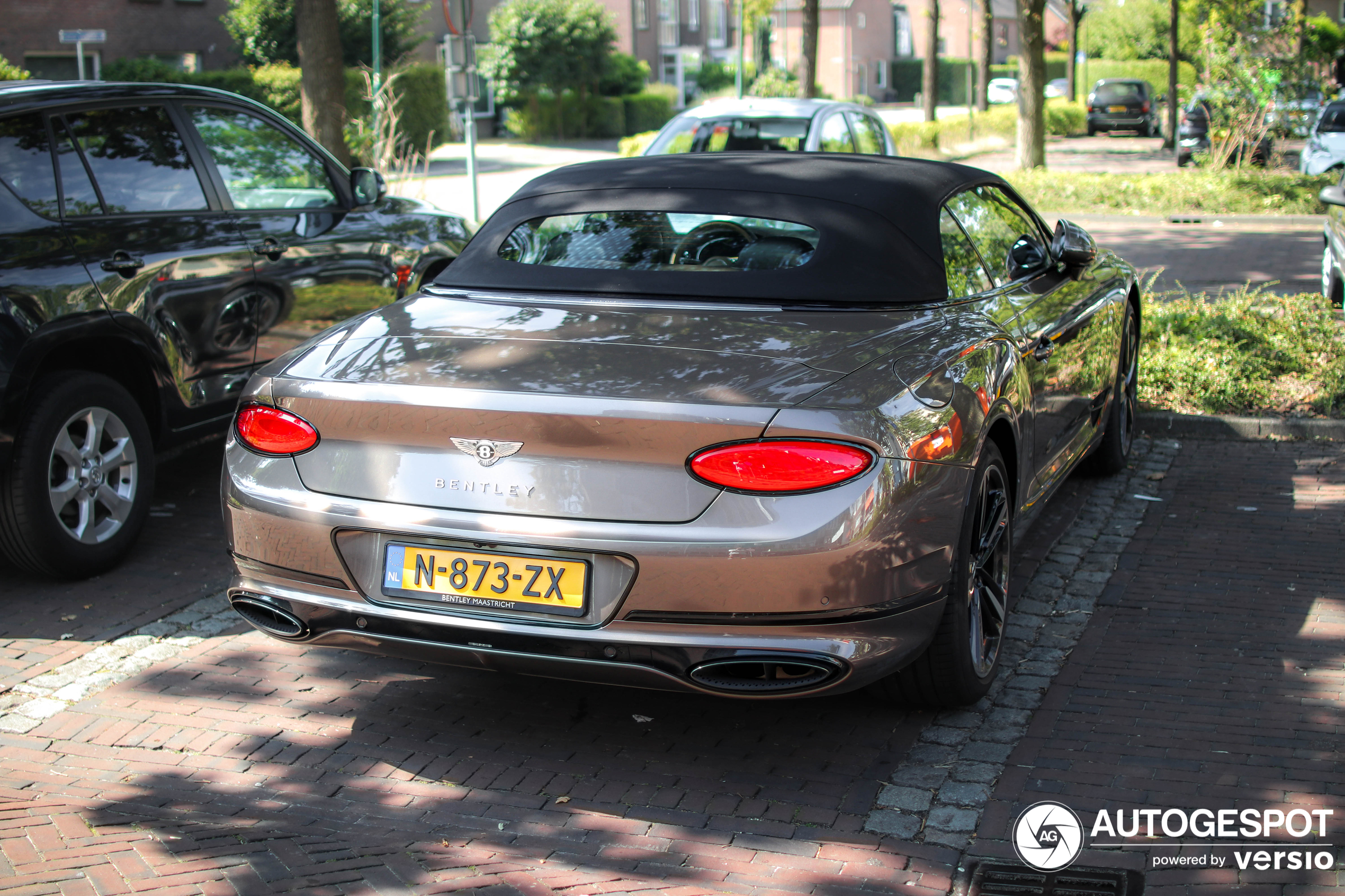 Bentley Continental GTC 2019