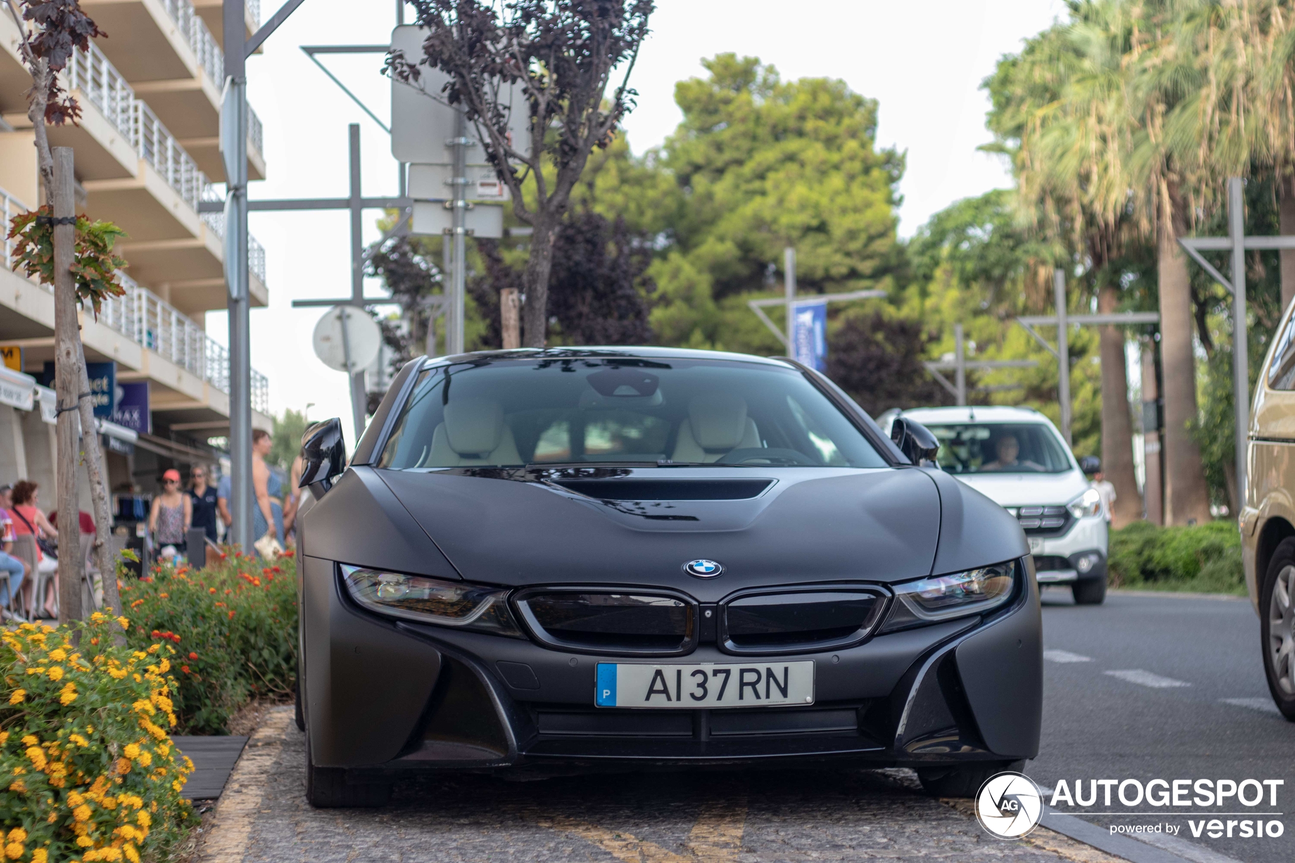 BMW i8