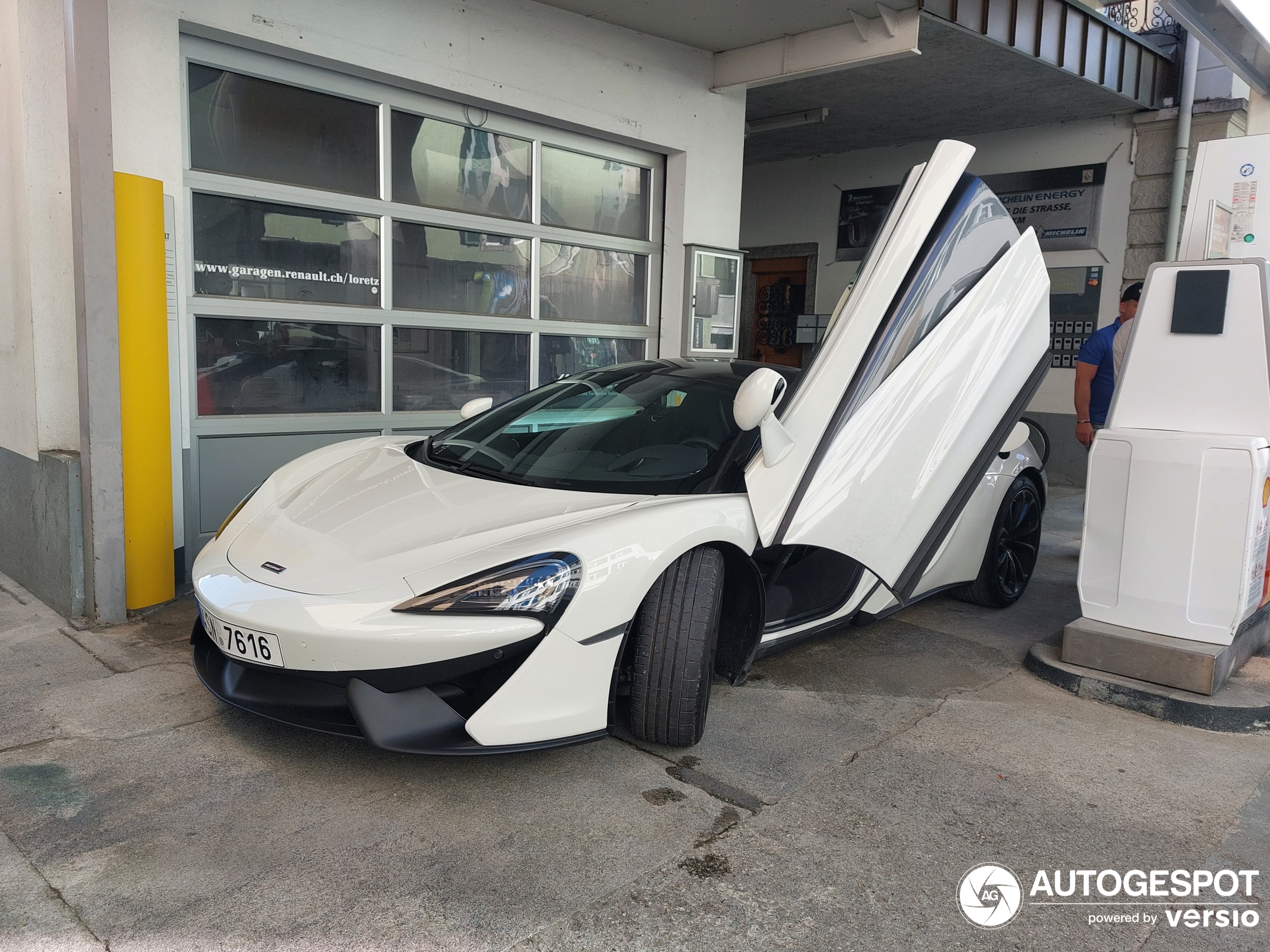 McLaren 570S