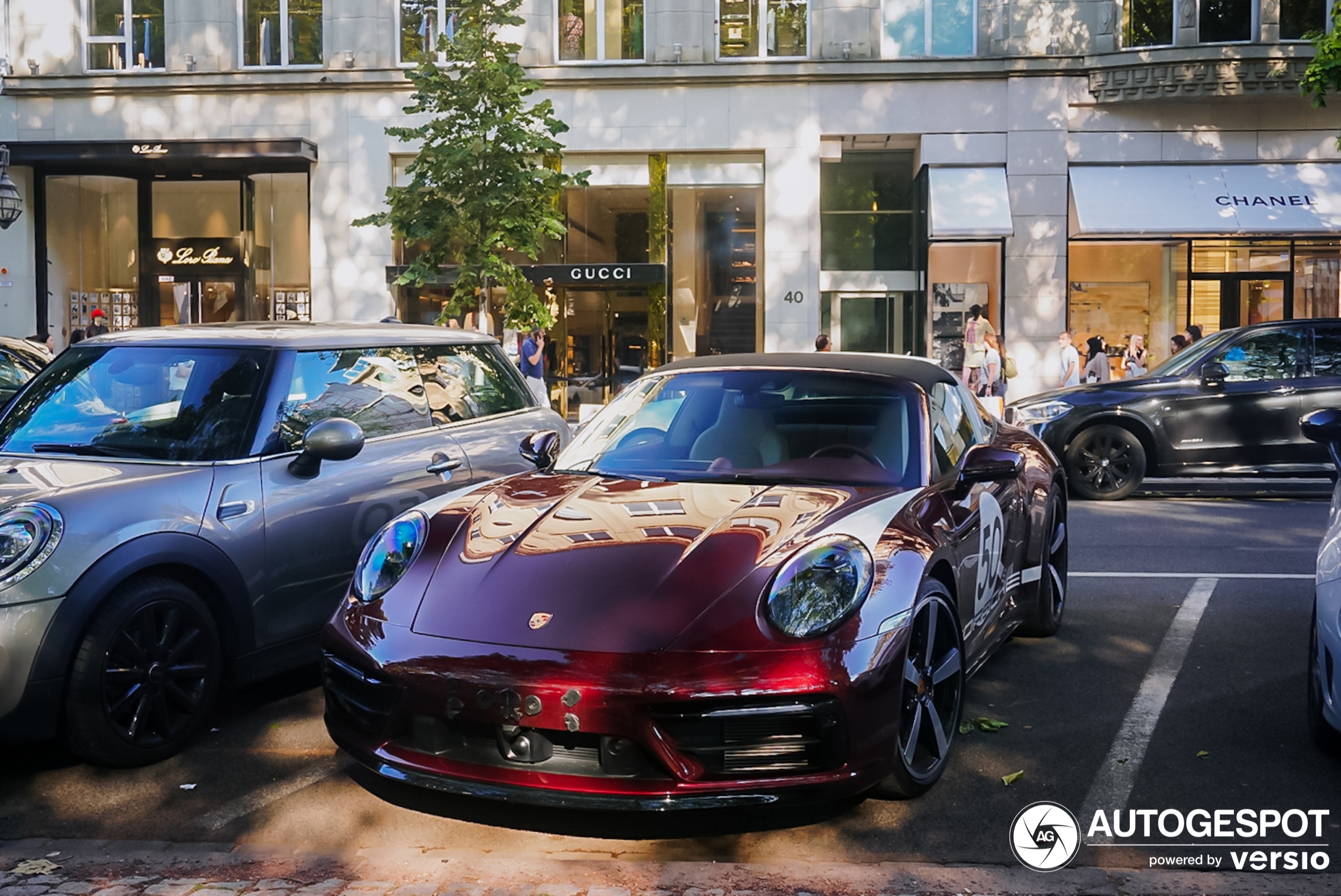 Porsche 992 Targa 4S Heritage Design Edition