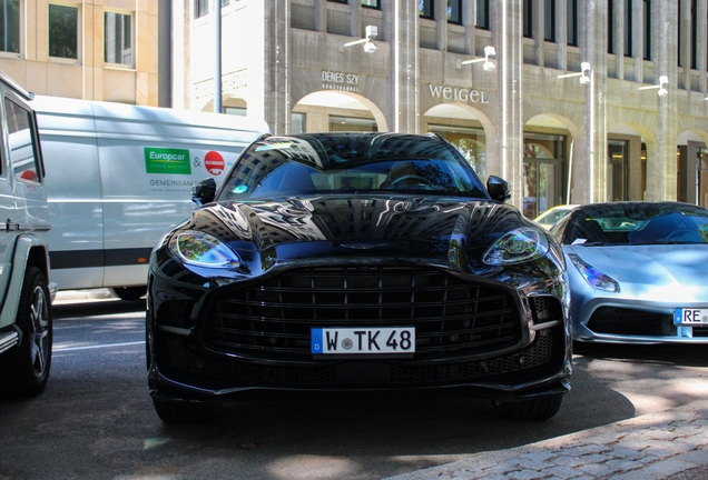 Aston Martin DBX707