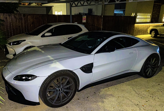 Aston Martin V8 Vantage 2018