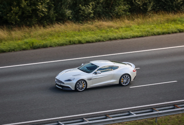 Aston Martin Vanquish 2013