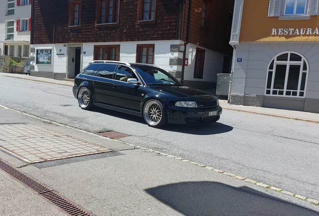 Audi RS4 Avant B5