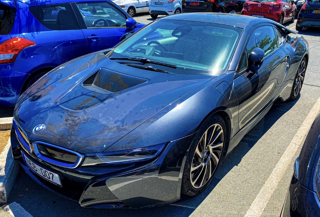 BMW i8