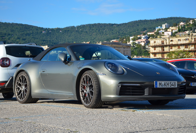 Porsche 992 Carrera 4S Cabriolet