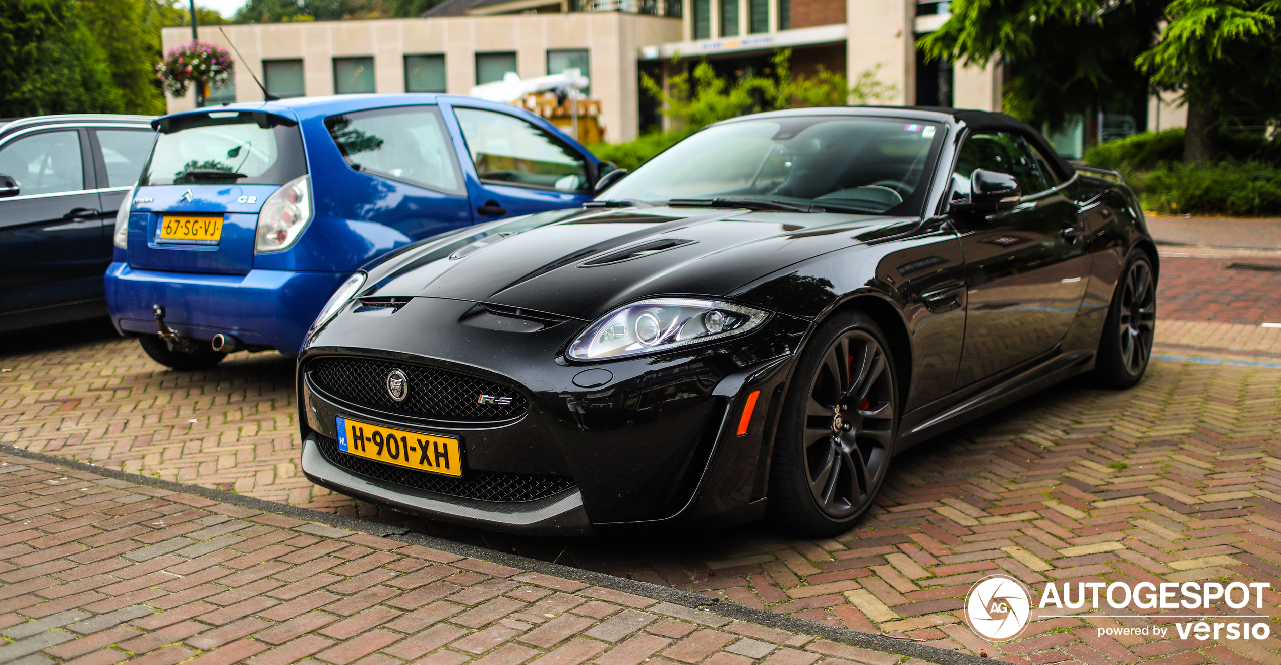 Jaguar XKR-S Convertible 2012