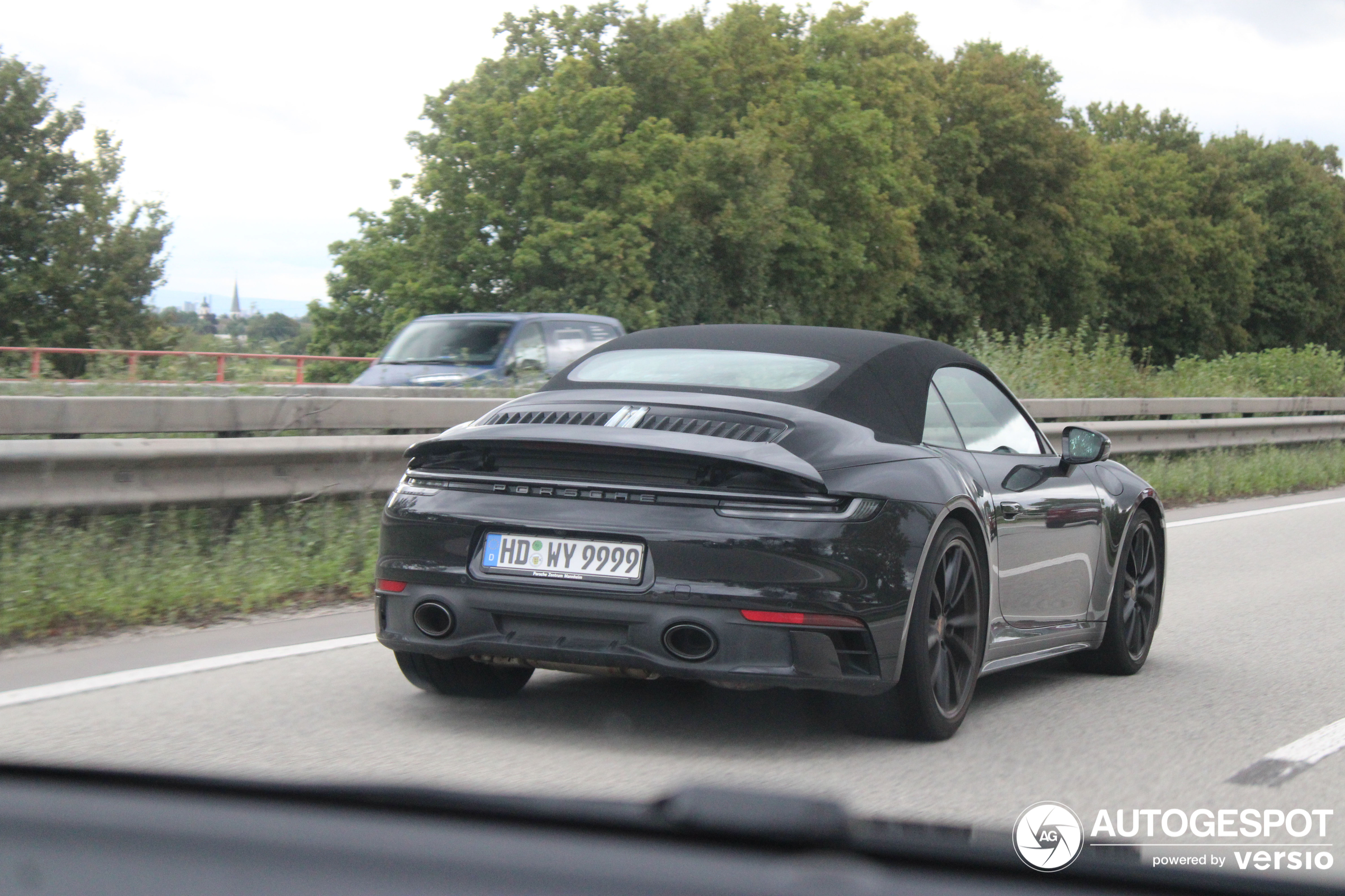 Porsche 992 Carrera 4S Cabriolet