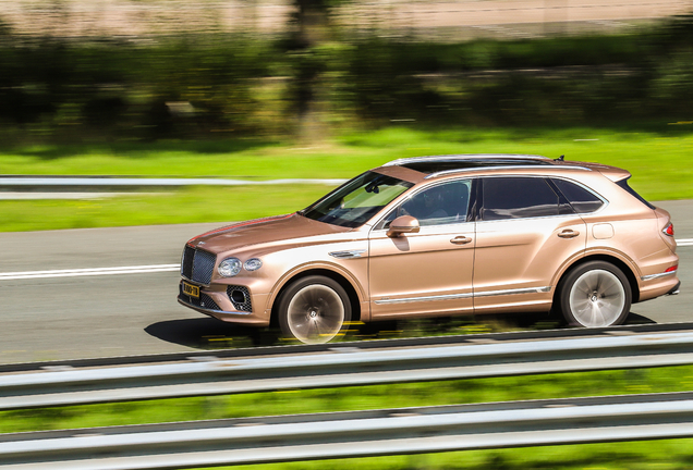 Bentley Bentayga Hybrid 2021