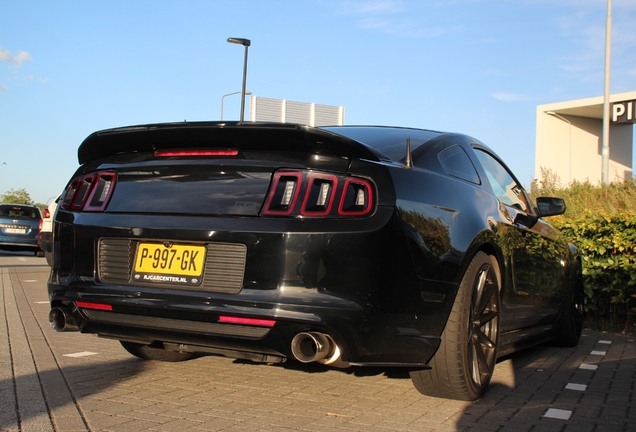 Ford Mustang GT 2013