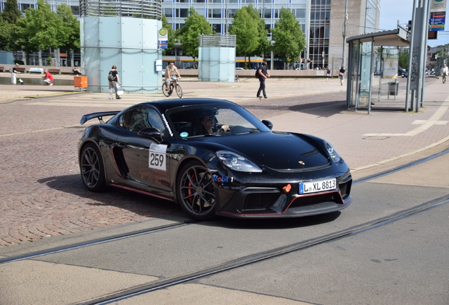 Porsche 718 Cayman GT4