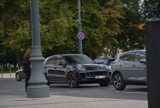 Porsche 95B Macan GTS