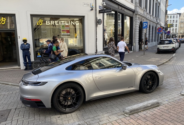 Porsche 992 Carrera 4 GTS