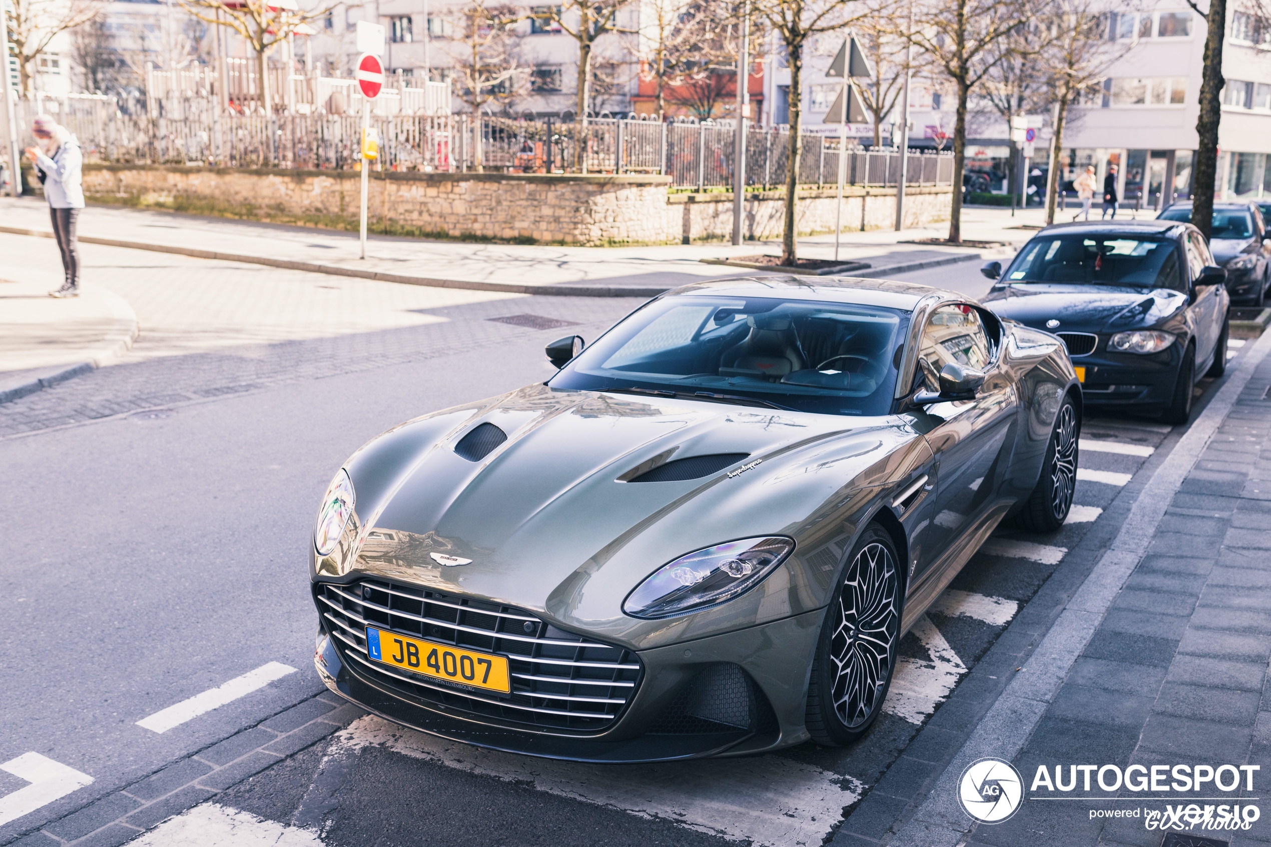 Aston Martin DBS Superleggera OHMSS Edition