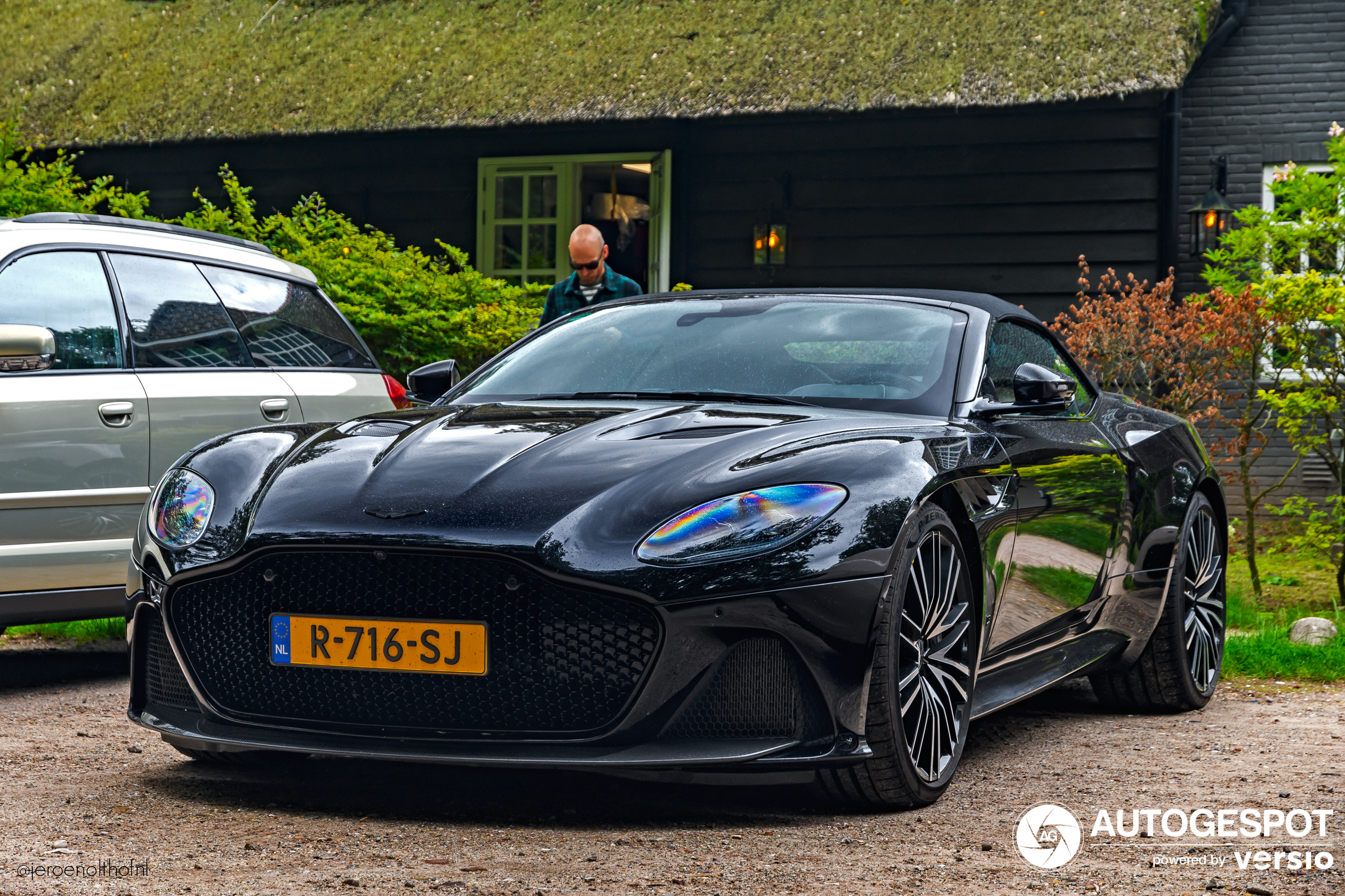 Aston Martin DBS Superleggera Volante