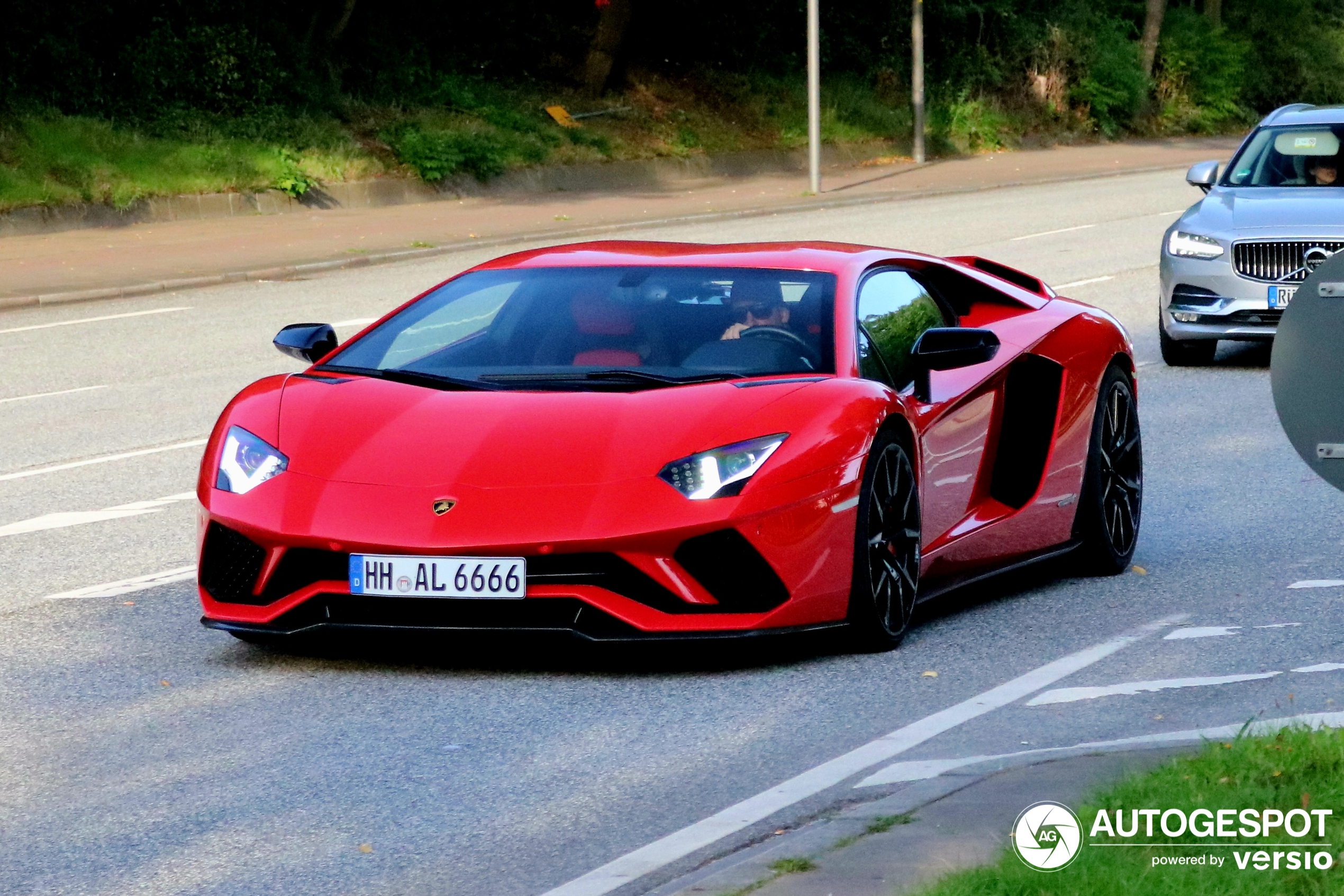 Lamborghini Aventador S LP740-4